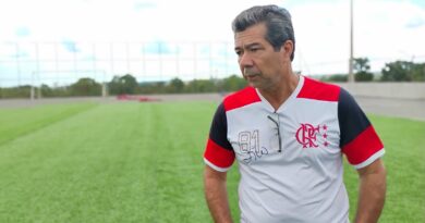 Vereador Zé Divino parabeniza prefeito Fábio Correa por obra do primeiro campo gramado